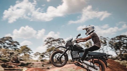 Marca africana mostra moto elétrica popular mais barata que Honda Pop Marca africana mostra moto elétrica popular mais barata que Honda Pop