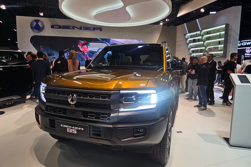 Denza B5 é o primeiro modelo da marca de luxo a chegar ao Brasil — Foto: Jady Peroni/Autoesporte