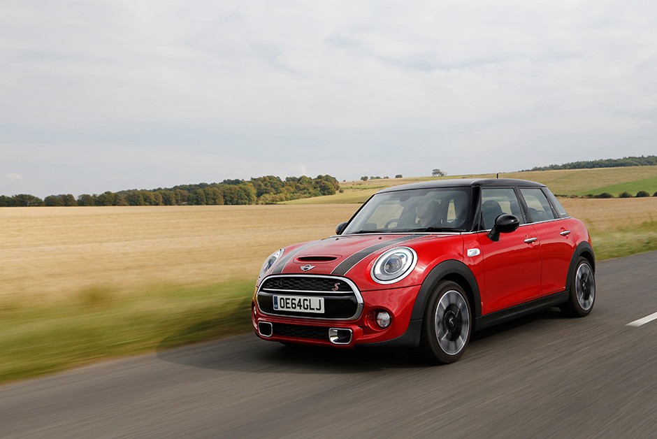 Mini Cooper com cinco portas