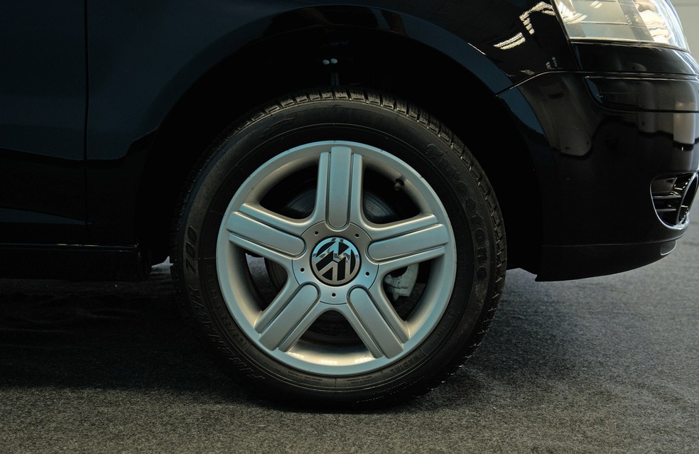 Unidade da Volkswagen não tem vidros elétrricos, mas traz rodas de liga-leve — Foto: Lucas Roberto Silva/Auto News Brasil