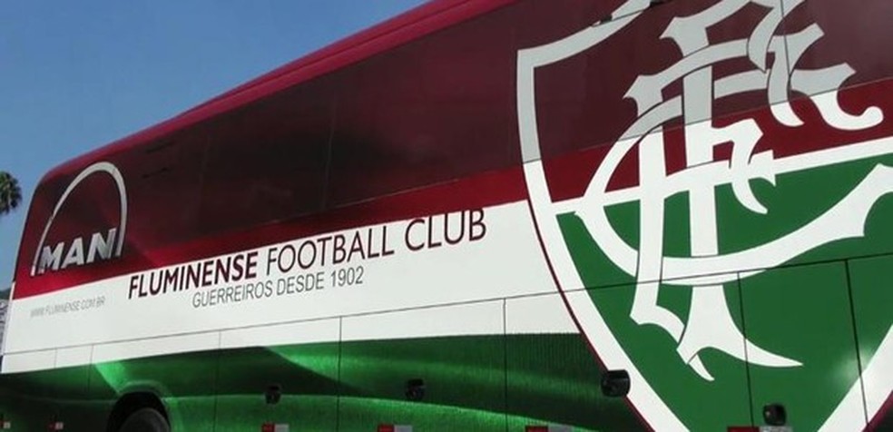 ônibus do Fluminense (Foto: Reprodução/YouTube) — Foto: Auto Esporte