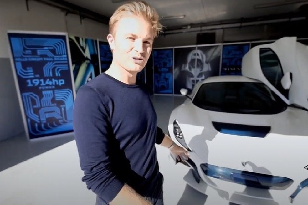 Rosberg já teve a oportunidade de andar no Rimac C_Two (Foto: Reprodução/Youtube) — Foto: Auto Esporte