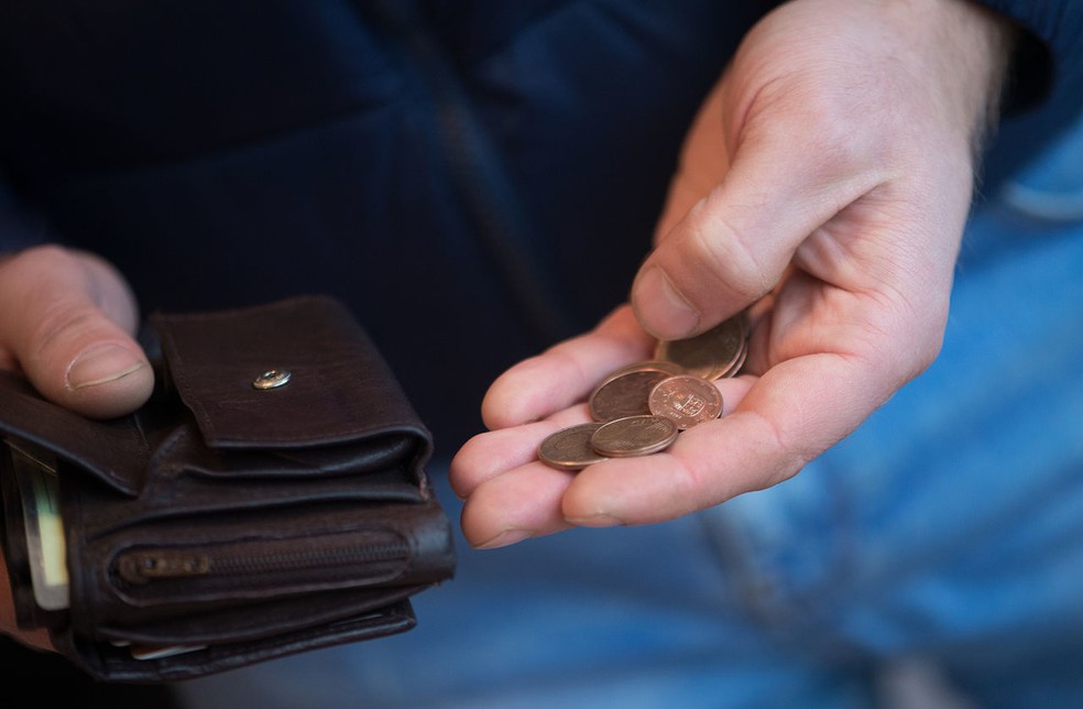É comum faltar dinheiro na hora de pagar o pedágio  — Foto: Getty Images 