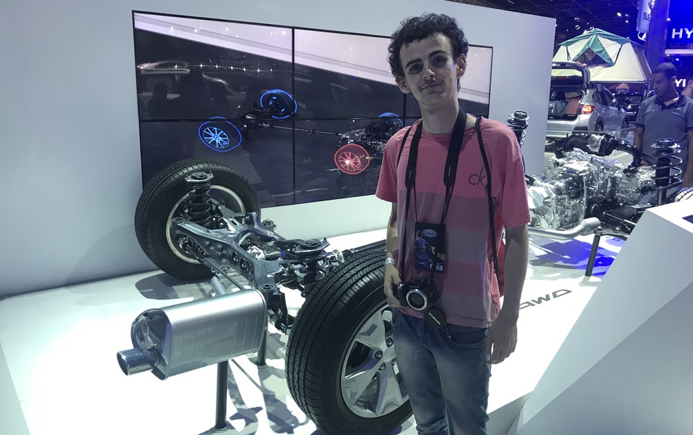Marcelo Bogsan foi ao Salão do Automóvel para ver os híbridos e elétricos — Foto: André Paixão/G1