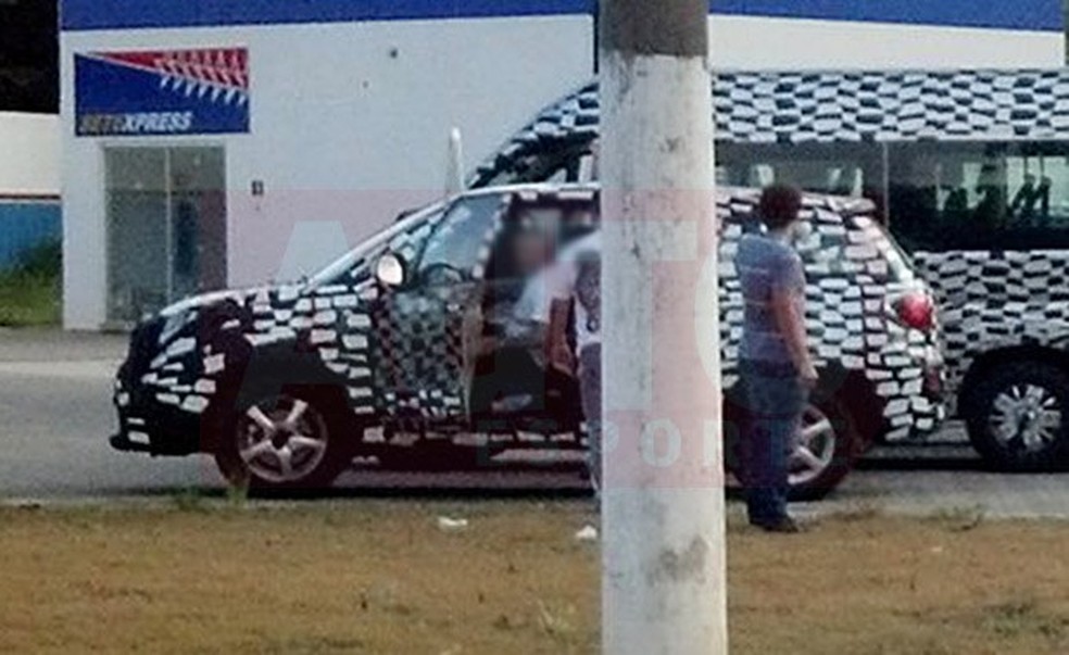 Novo jipinho da Fiat clicado em testes (Foto: Paulo Roberto Cunha) — Foto: Auto Esporte