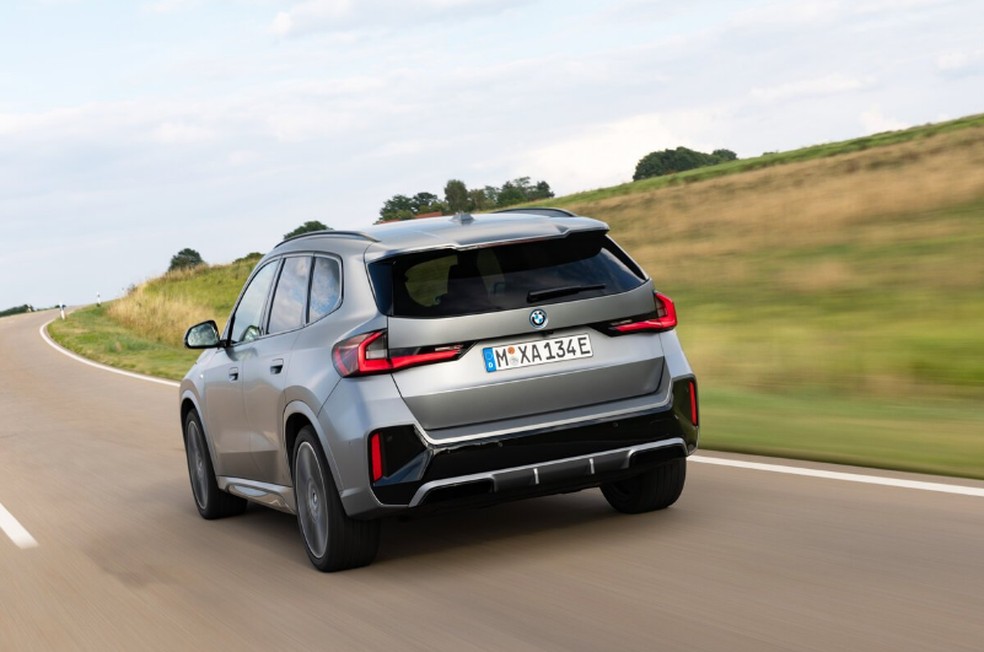 AutoData - BMW importa primeiro lote do novo X1, que será montado em  Araquari
