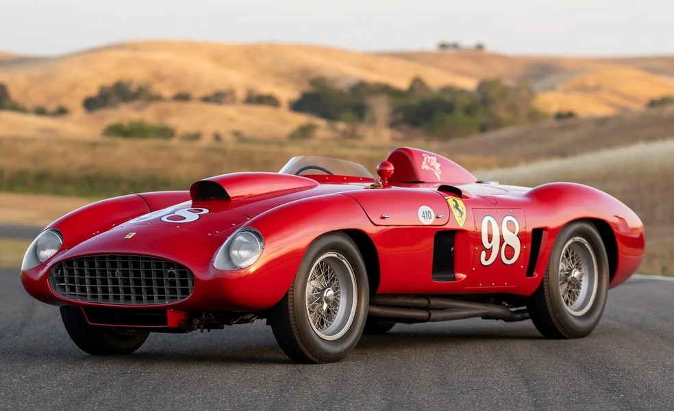 Ferrari 410 Sport Spider participou de 40 corridas, venceu 11 e alcançou o pódio 19 vezes — Foto: Divulgação 