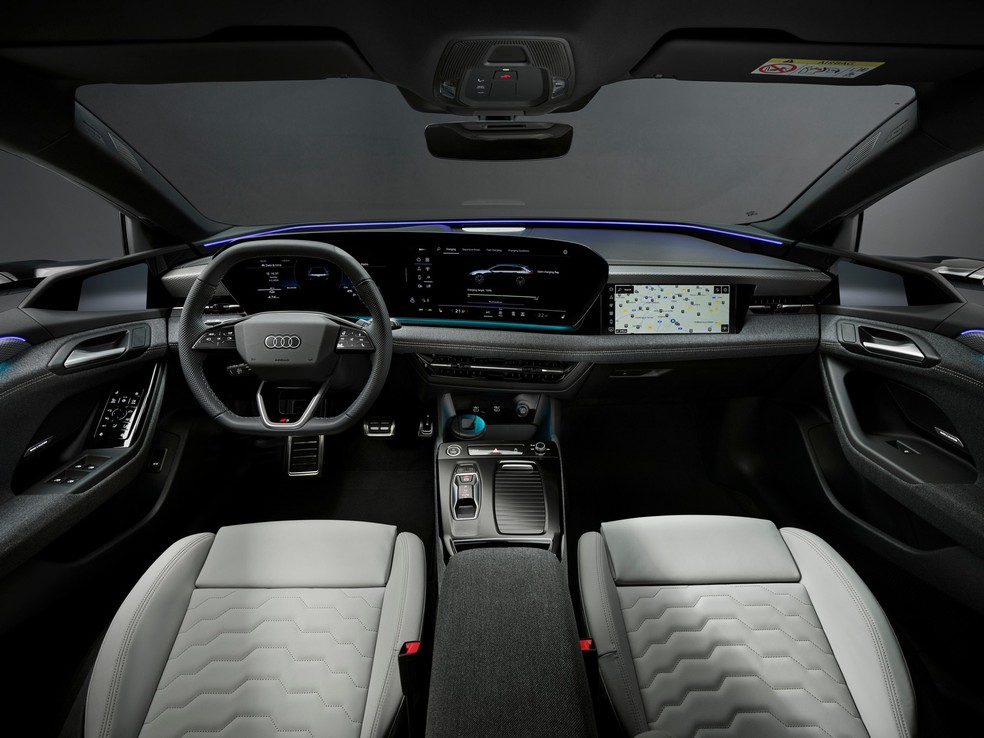 Audi A6 e-tron é equipado com três telas — Foto: Divulgação/Audi