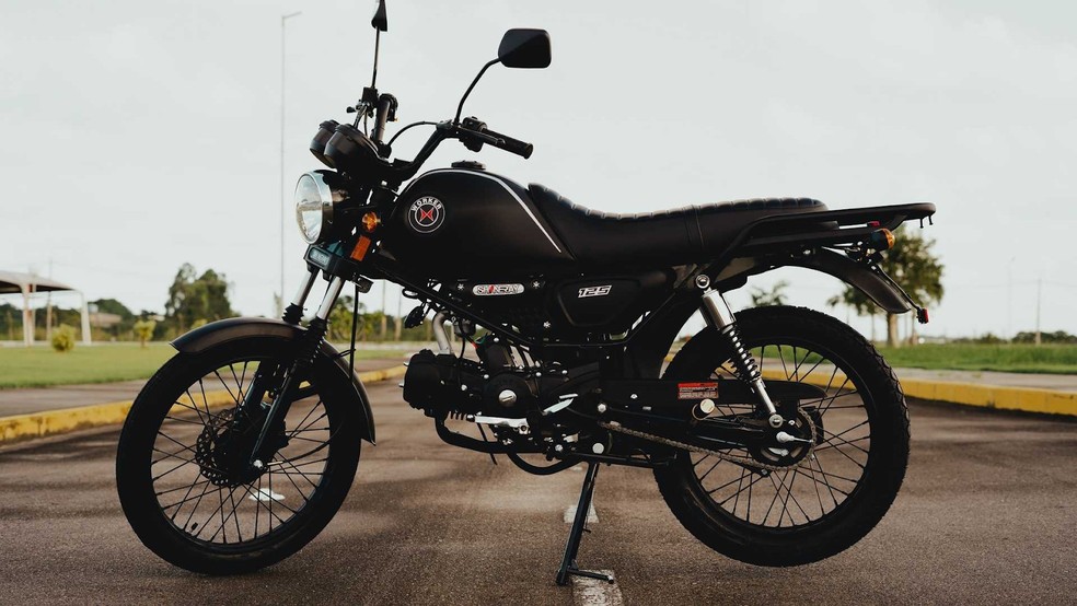 Shineray Worker 125 é moto mais barata vendida no Brasil que ganhou nova lanterna e freio a disco para a roda dianteira na versão 2024 — Foto: Divulgação
