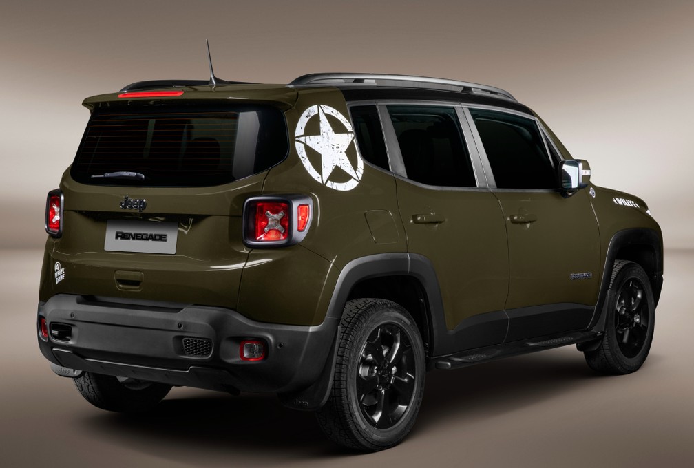 Estrela que remete a um lema militar está estampada na coluna C; na traseira, logos "4x4 Diesel" dão lugar ao adesivo "4-Wheel Drive" — Foto: Divulgação/Jeep