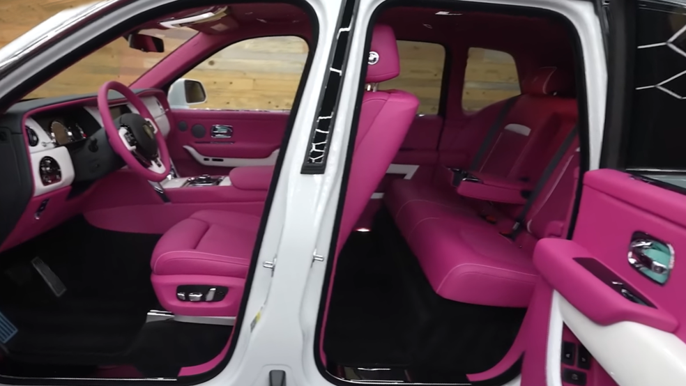 Carro demorou aproximadamente um ano e meio para ser entregue — Foto: Reprodução/Youtube