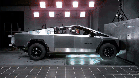 Tesla Cybertruck é indestrutível? Veja como picape se saiu em crash test