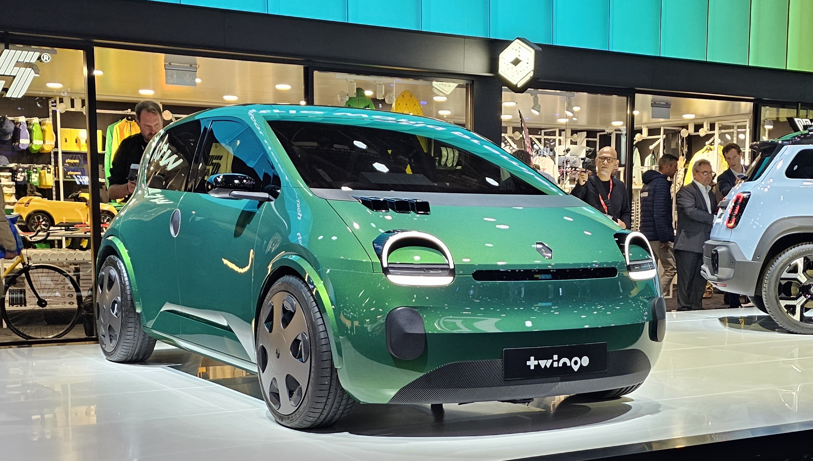 Renault Twingo E-Tech quer resgatar as origens como carro elétrico popular