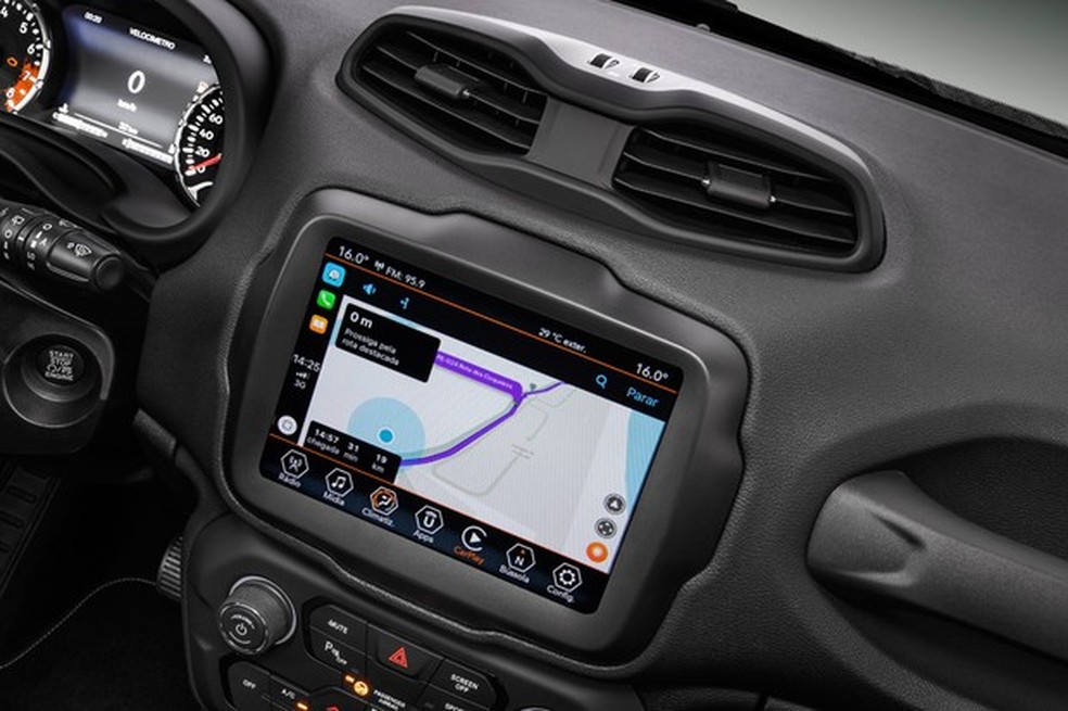 Central multimídia de 8,4 polegadas é ótima em conectividade (Foto: Divulgação) — Foto: Auto Esporte