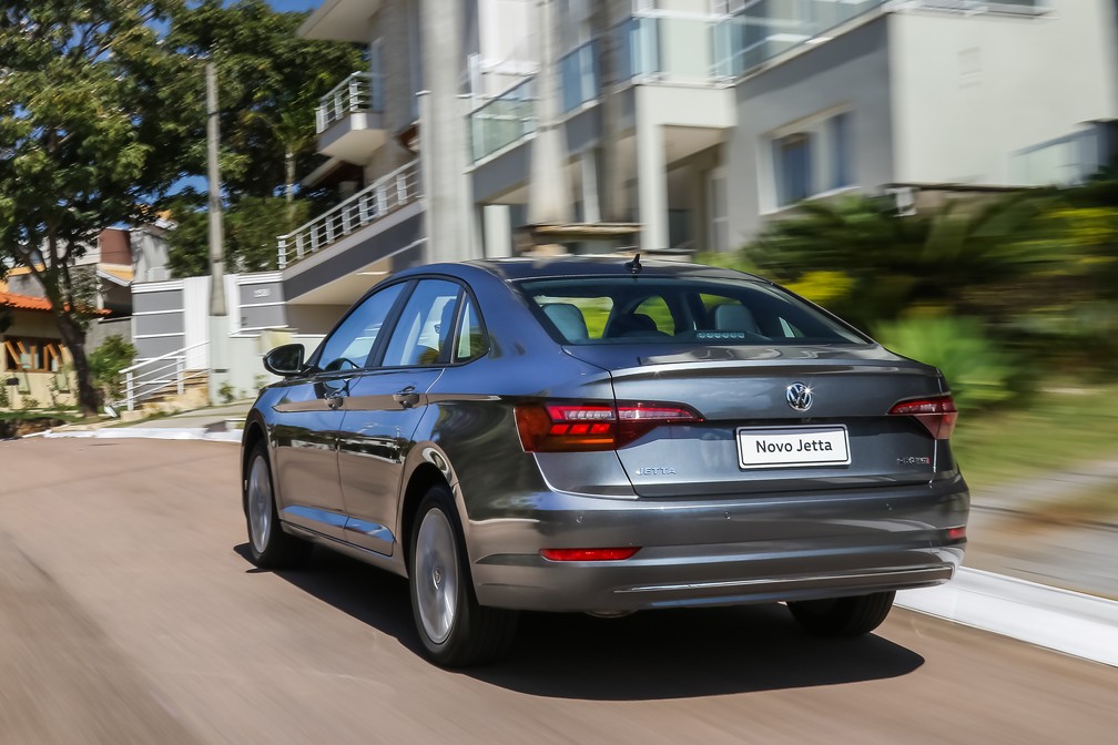 Volkswagen Jetta Comfortline — Foto: Divulgação