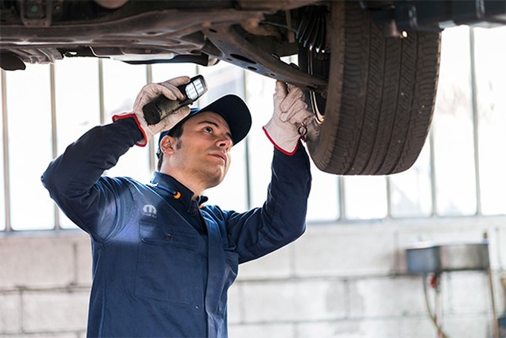Fazer a revisão do automóvel é indispensável ´para segurança (Foto: Divulgação) — Foto: Auto Esporte