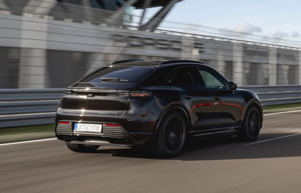 O Porsche Macan elétrico é fabricado em Leipzig, na Alemanha — Foto: Divulgação