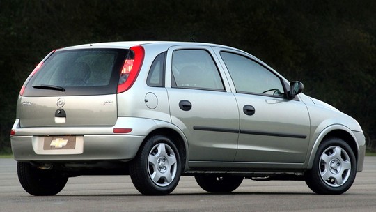 Chevrolet Corsa Hatch é carro usado potente por menos de R$ 30.000