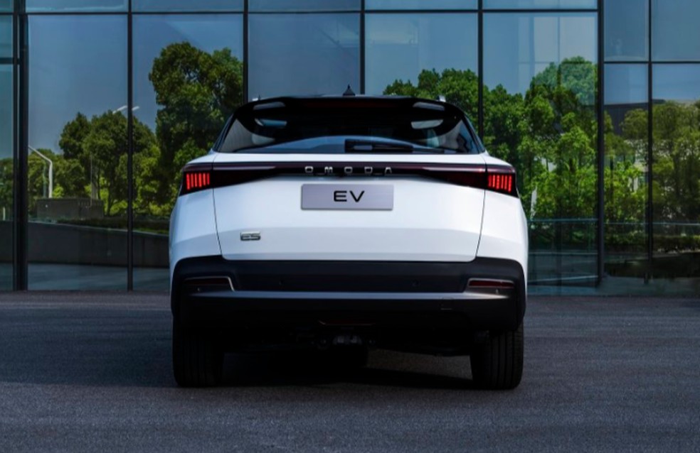 Omoda 5 EV é um SUV elétrico de 204 cv que deve ter autonomia perto dos 300 km na medição com padrão do Inmetro — Foto: Divulgação