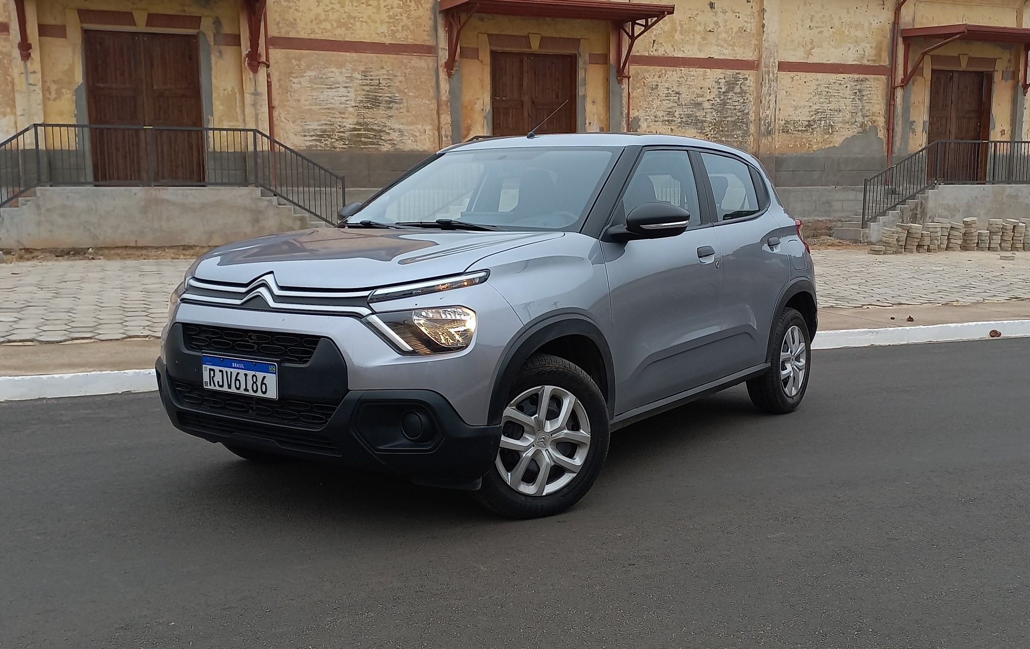 Citroën C3 2025 terá item de “luxo”, mas ficará sem rádio na versão básica