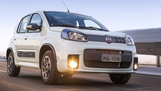Avaliamos o Fiat Uno Sporting com câmbio automatizado Dualogic
