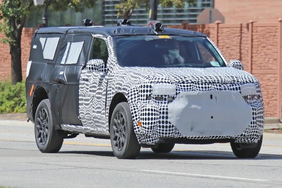Frente indica algum parentesco com o Ford Bronco (Foto: Automedia) — Foto: Auto Esporte