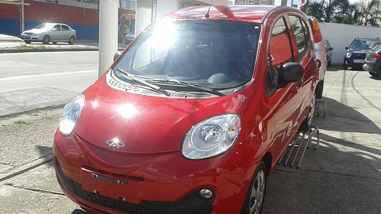 Nas lojas: Novo Chery QQ é vendido pelo preço de tabela e com taxas de juros altíssimas