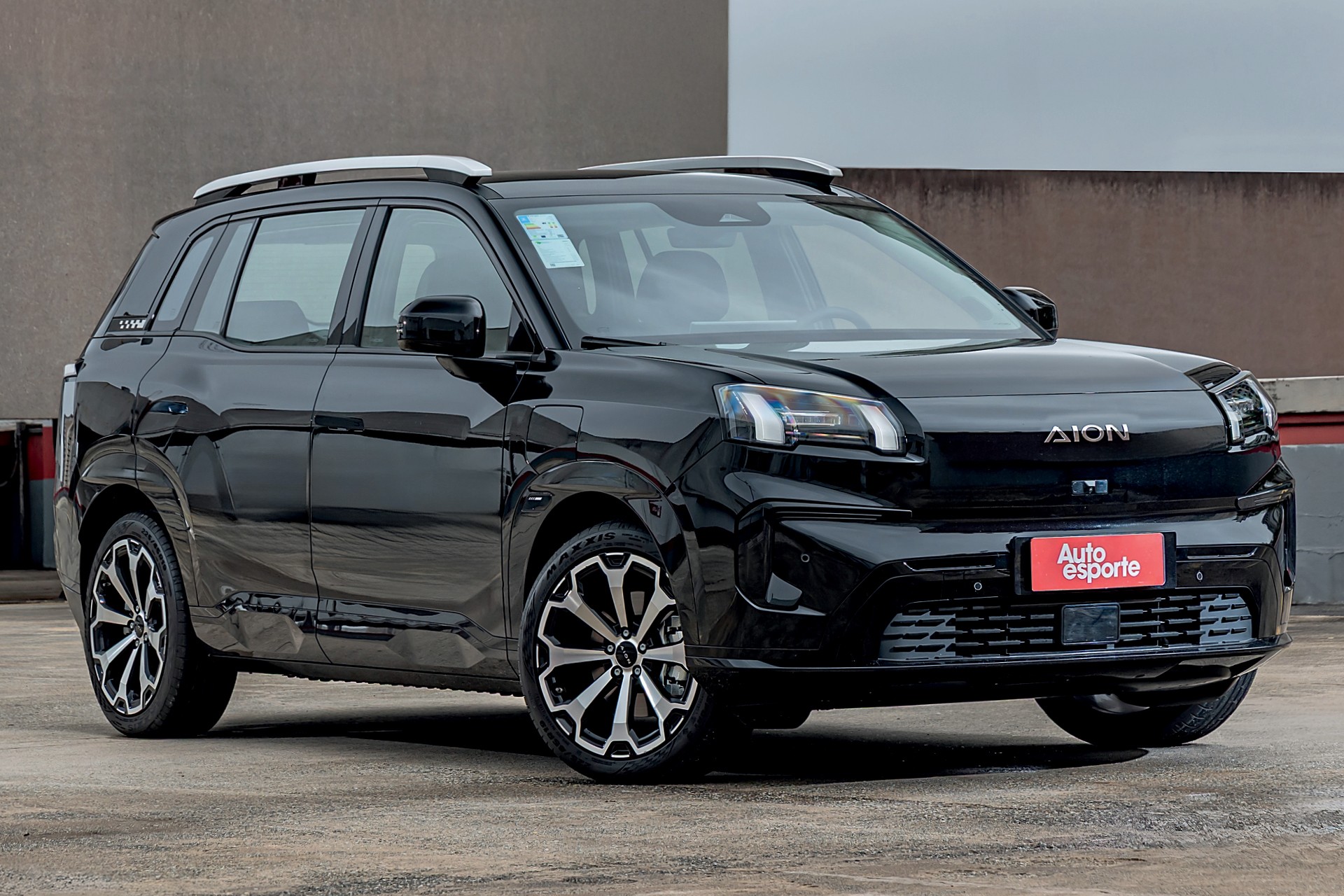 Teste: GAC Aion V Elite oferece muito espaço e até frigobar; vale investir?