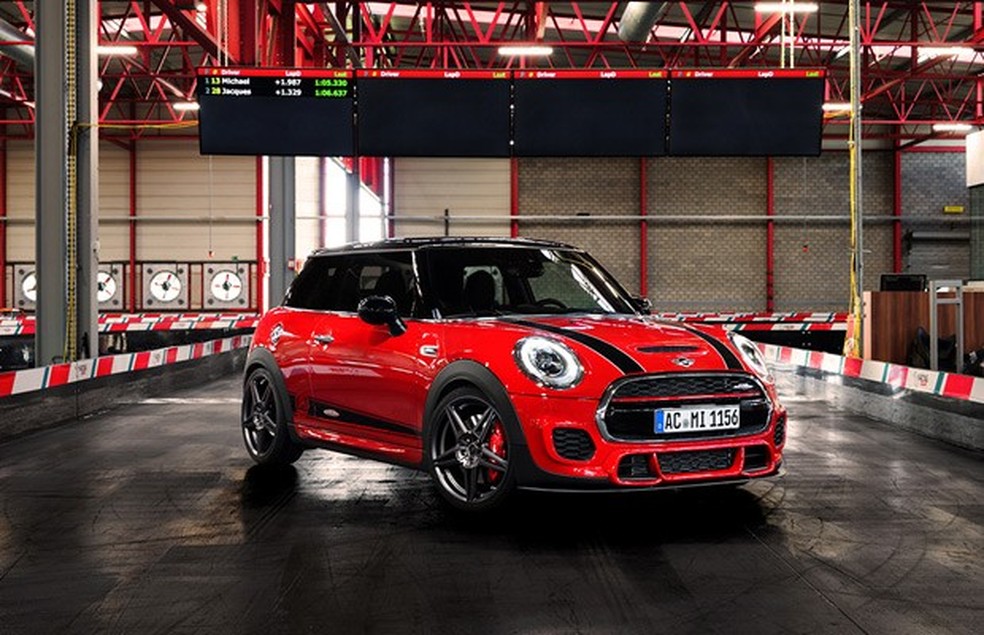 Mini Cooper JCW também é preparado pela AC Schnitzer (Foto: Divulgação) — Foto: Auto Esporte