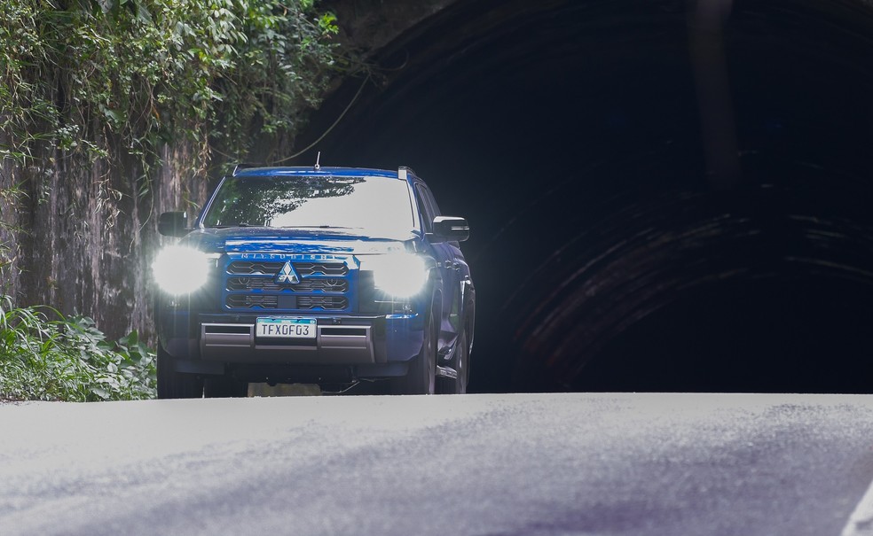 Mitsubishi Triton Katana foi a escolhida para fazer o trajeto, um dos mais perigosos do país — Foto: Murilo Góes
