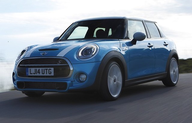 Mini Cooper 4 portas chega por R$ 105.950