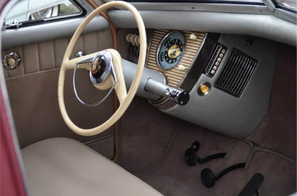Tucker não tinha cintos de segurança — Foto: eClassicAutos