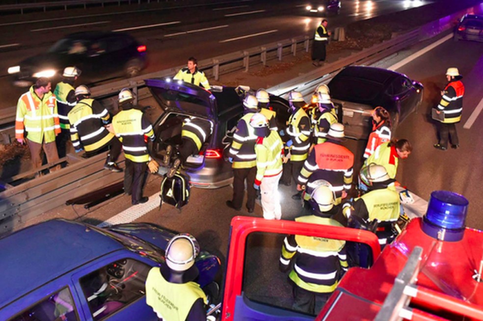 Foto: Feuerwehr Munchen — Foto: Auto Esporte