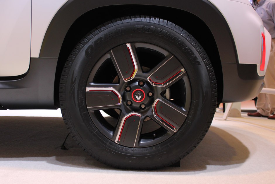 Renault Duster Oroch no Salão do Automóvel 2014