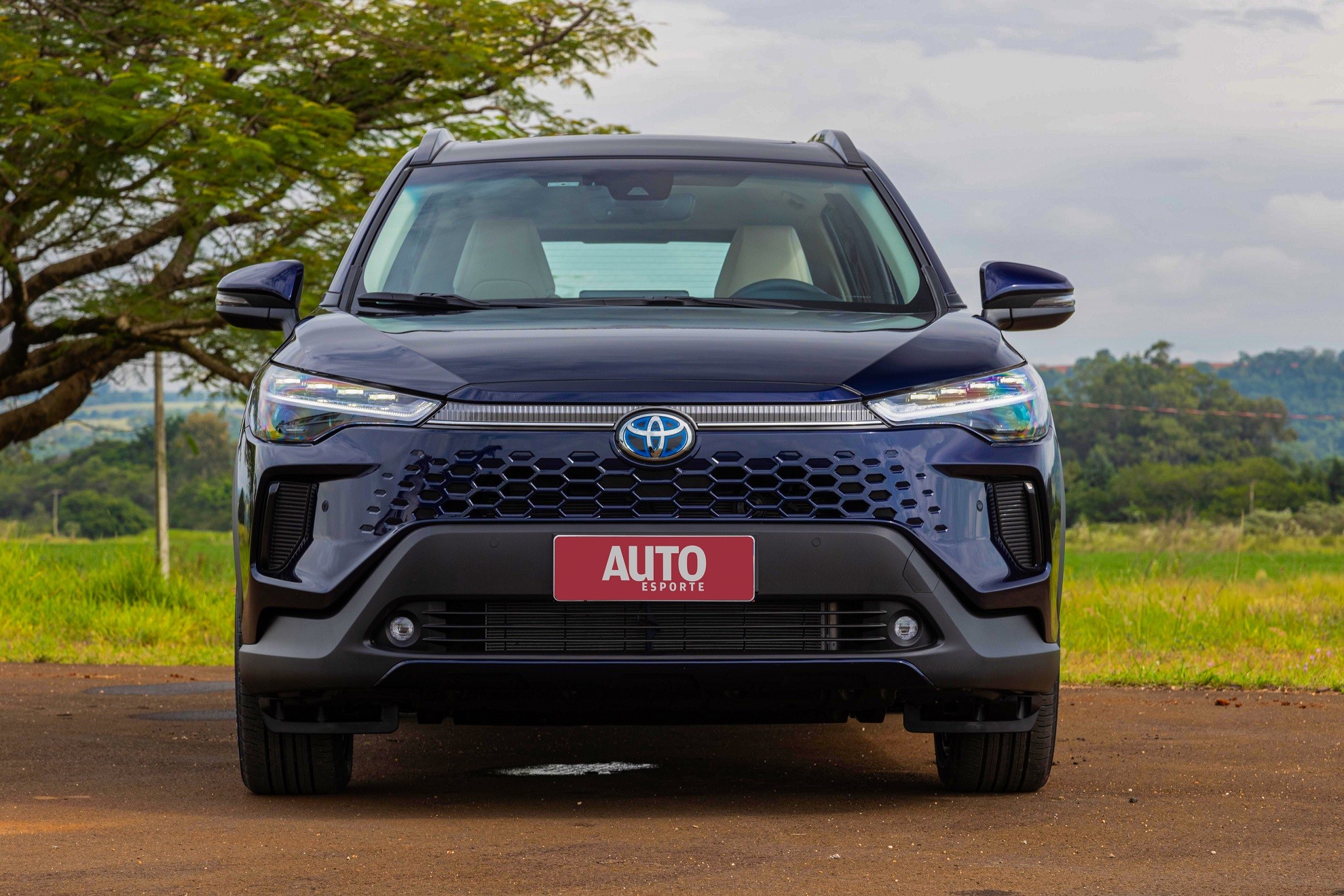 Toyota Corolla Cross: marca estuda versão híbrida mais barata do SUV