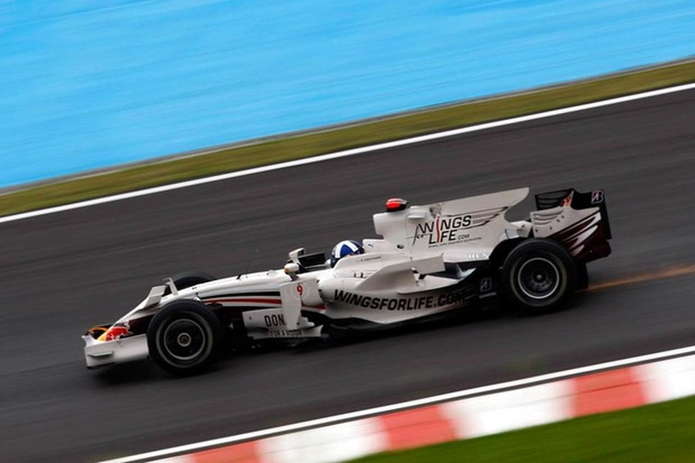 Red Bull branca para David Coulthard no GP do Brasil de 2008 (Foto: Divulgação) — Foto: Auto Esporte