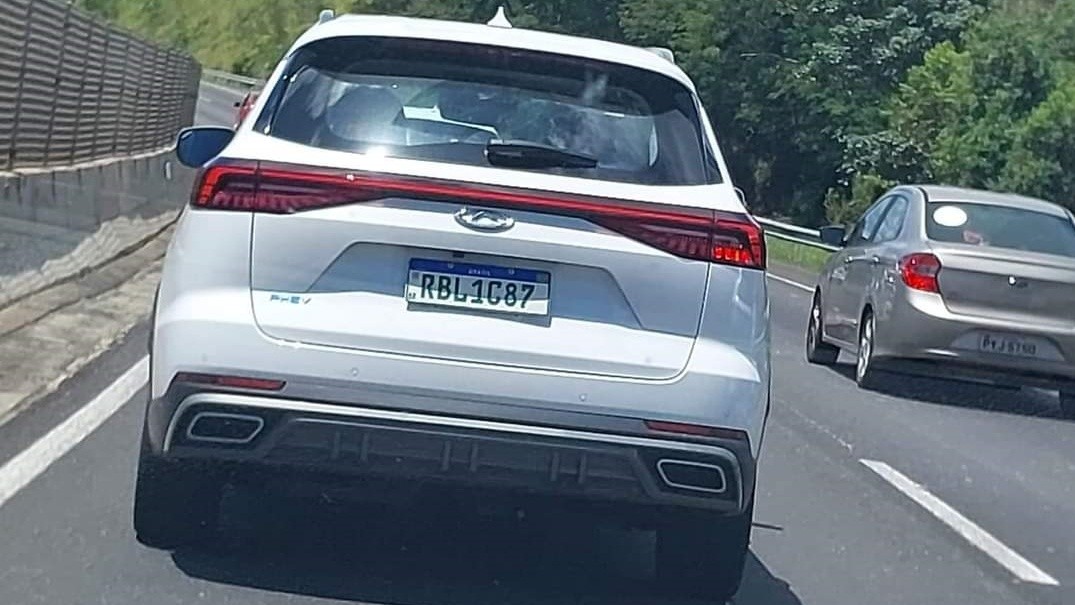Flagra: Caoa Chery Tiggo 8 híbrido nacional deve chegar com novo desenho