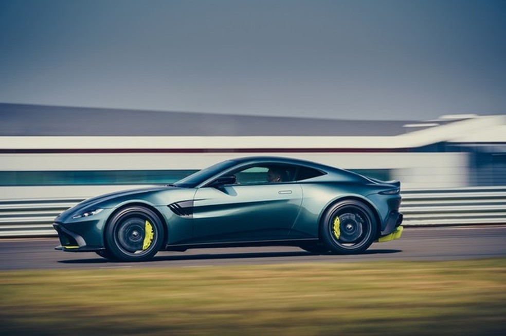 Aston Martin Vantage AMR (Foto: Divulgação) — Foto: Auto Esporte