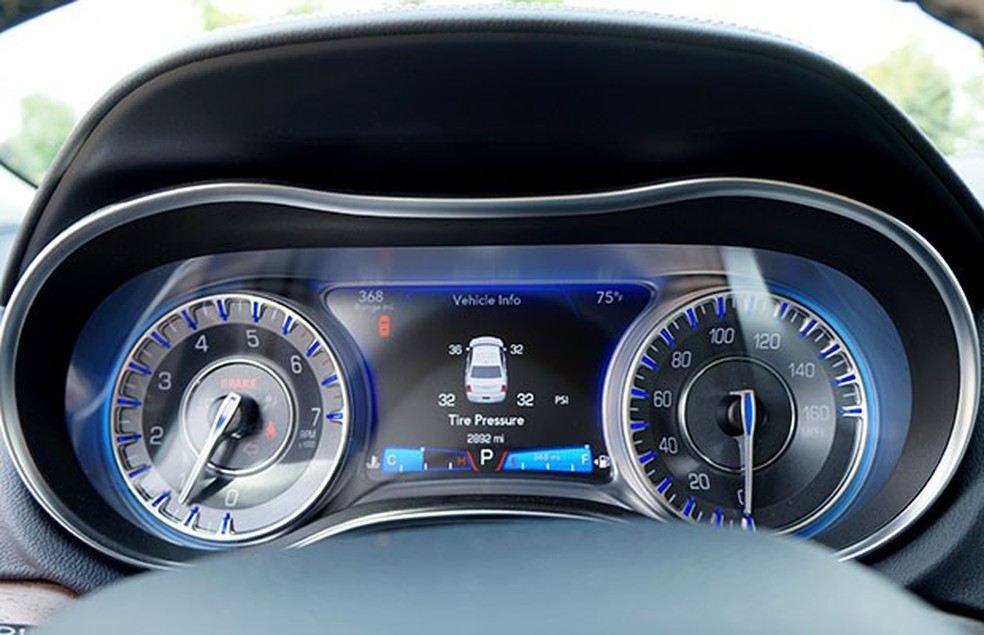 Chrysler 300C 2015 (Foto: Auto News Brasil) — Foto: Auto Esporte