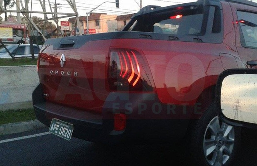 Renault Duster Oroch flagrada em São José dos Pinhais (Foto: Alberto Schwartz) — Foto: Auto Esporte