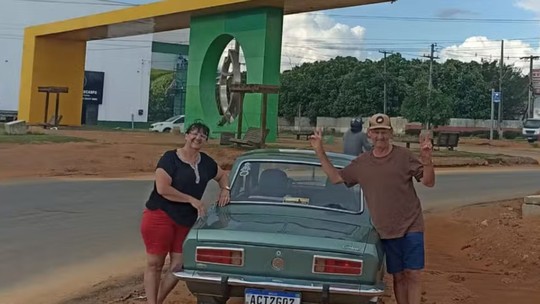 Casal viaja do Paraná ao Amazonas em Ford Corcel 1977 para vendê-lo a irmão