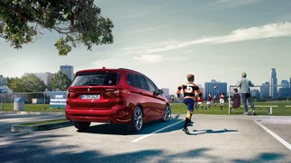 BMW Série 2 Gran Tourer 218i: motor 1.5 TwinTurbo três cilindros de 136 cv e 22,43 kgfm