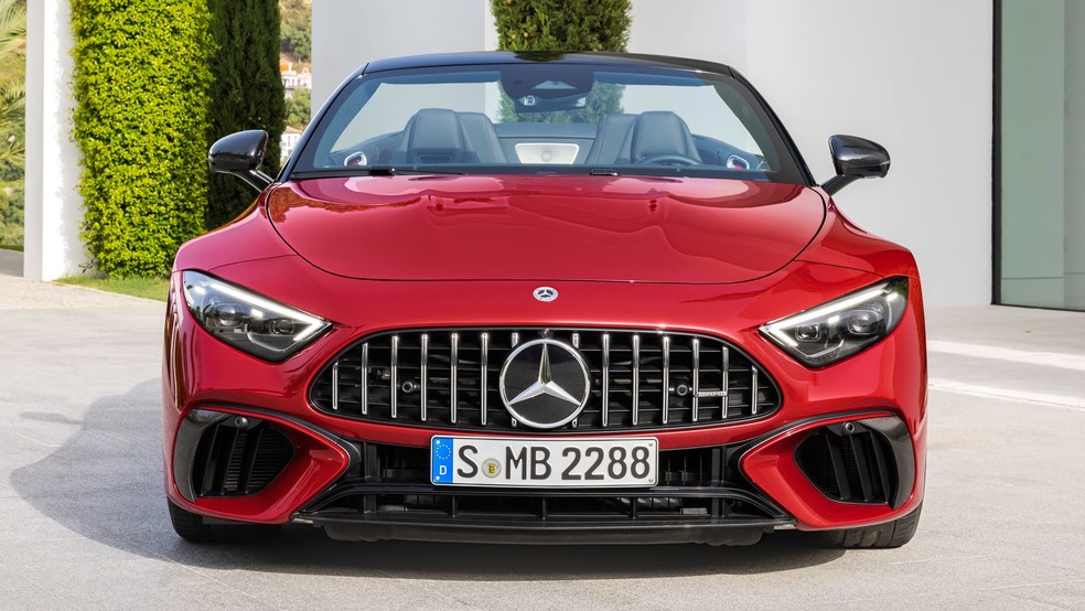 Presente em outros modelos da marca, grade panamericana dá um ar de familiaridade ao roadster — Foto: Divulgação