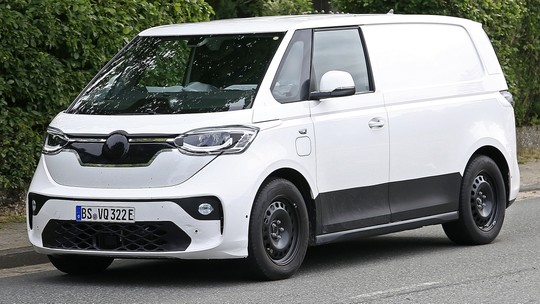 Segredo: Volkswagen "Kombi" elétrica é vista sem camuflagem e terá 204 cv com tração traseira