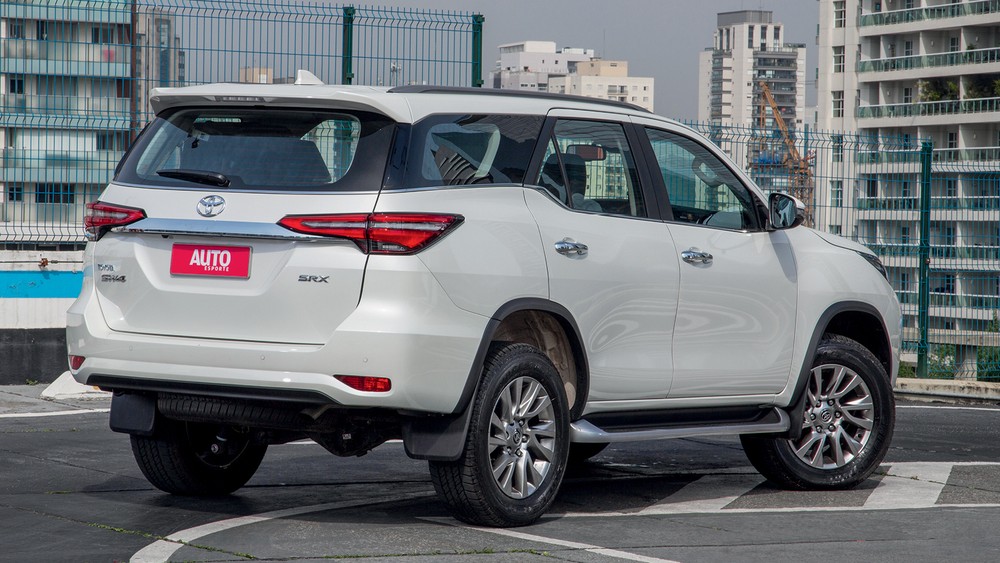 Especial 7 lugares: Toyota SW4, líder da categoria, está com o motor ...