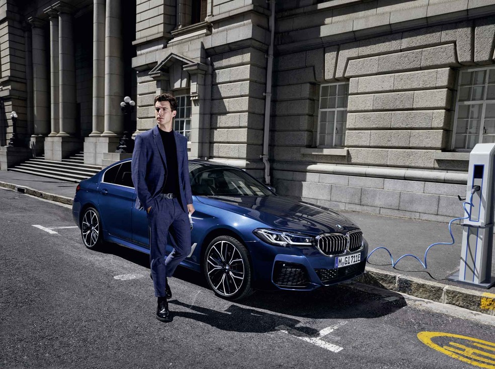 BMW 530e é o veículo híbrido com melhor consumo do Brasil — Foto: Divukgação