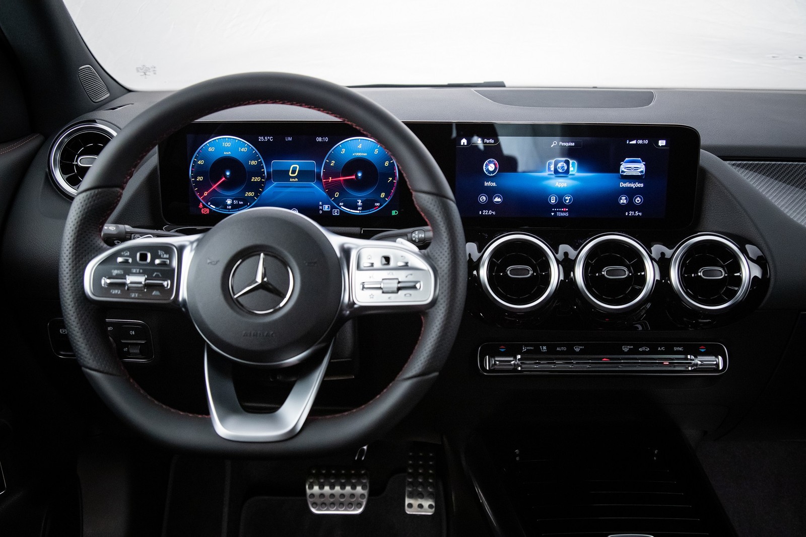 Mercedes-Benz GLA 200 AMG Line — Foto: Divulgação