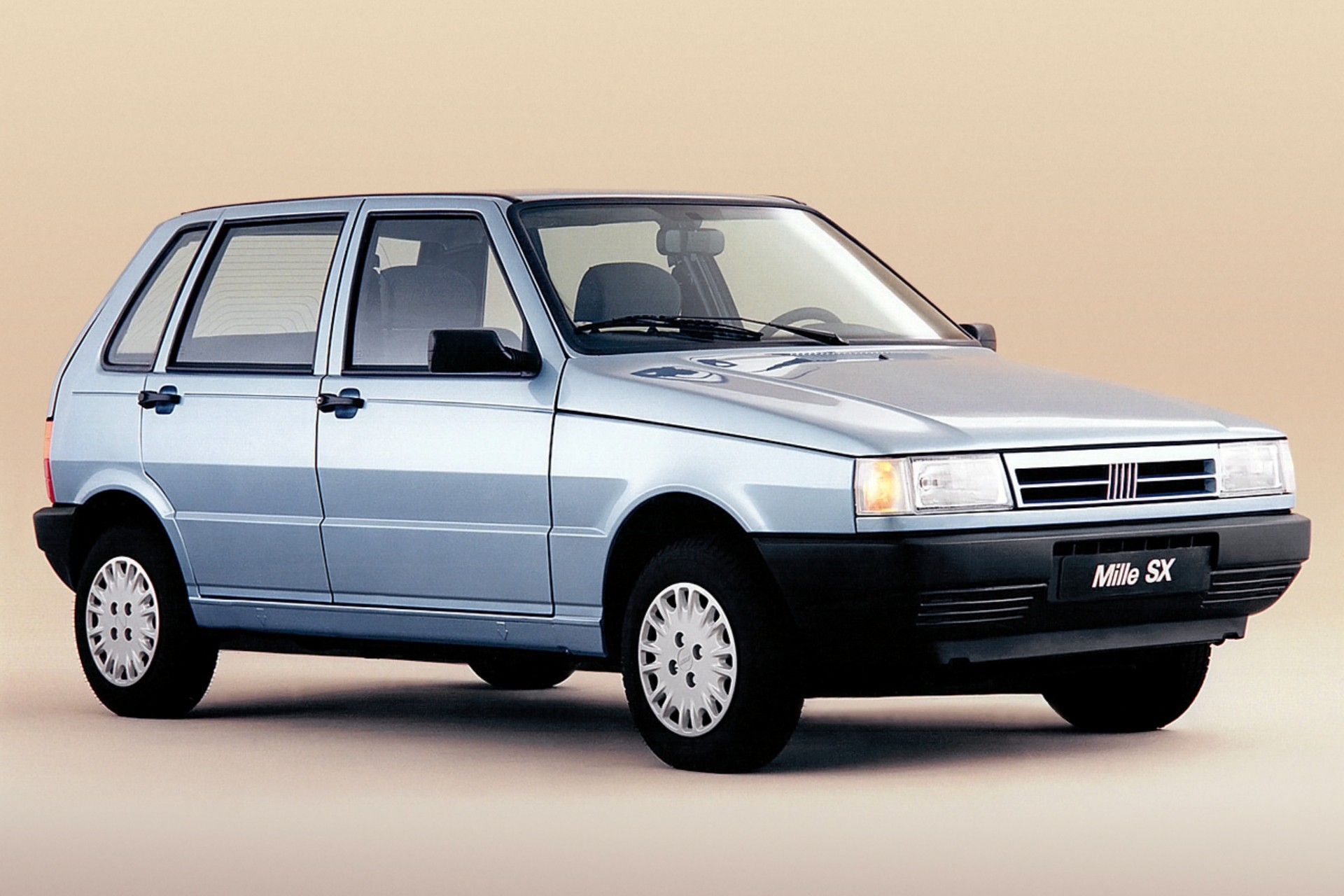 5 carros com mais de 20 anos que ainda são boas opções de compra em 2025