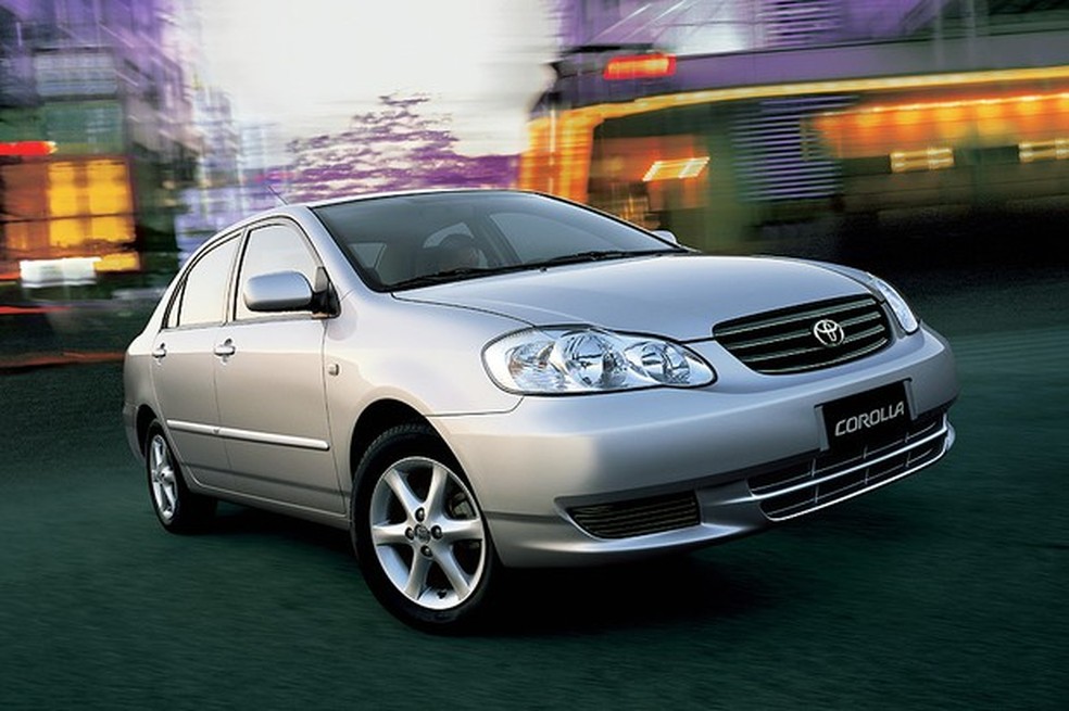 Corolla 2002 (foto) e 2003, nas versões XEi e SEG, passa por recall no Brasil (Foto: Divulgação) — Foto: Auto Esporte