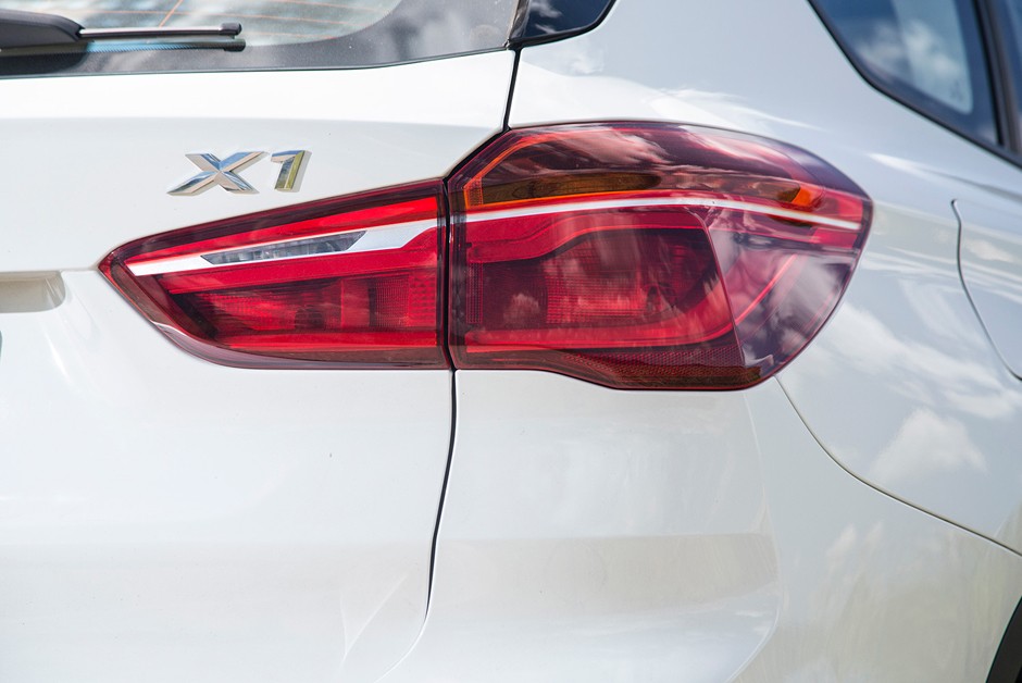 Detalhe da lanterna t do BMW X1 sDrive20i 
